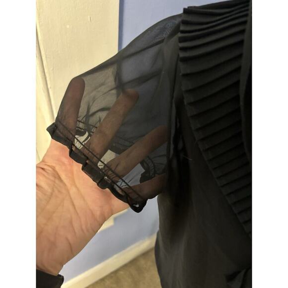 Apt.9 Women's Ruffle Blouse with Cami Black size Small - Picture 3 of 7